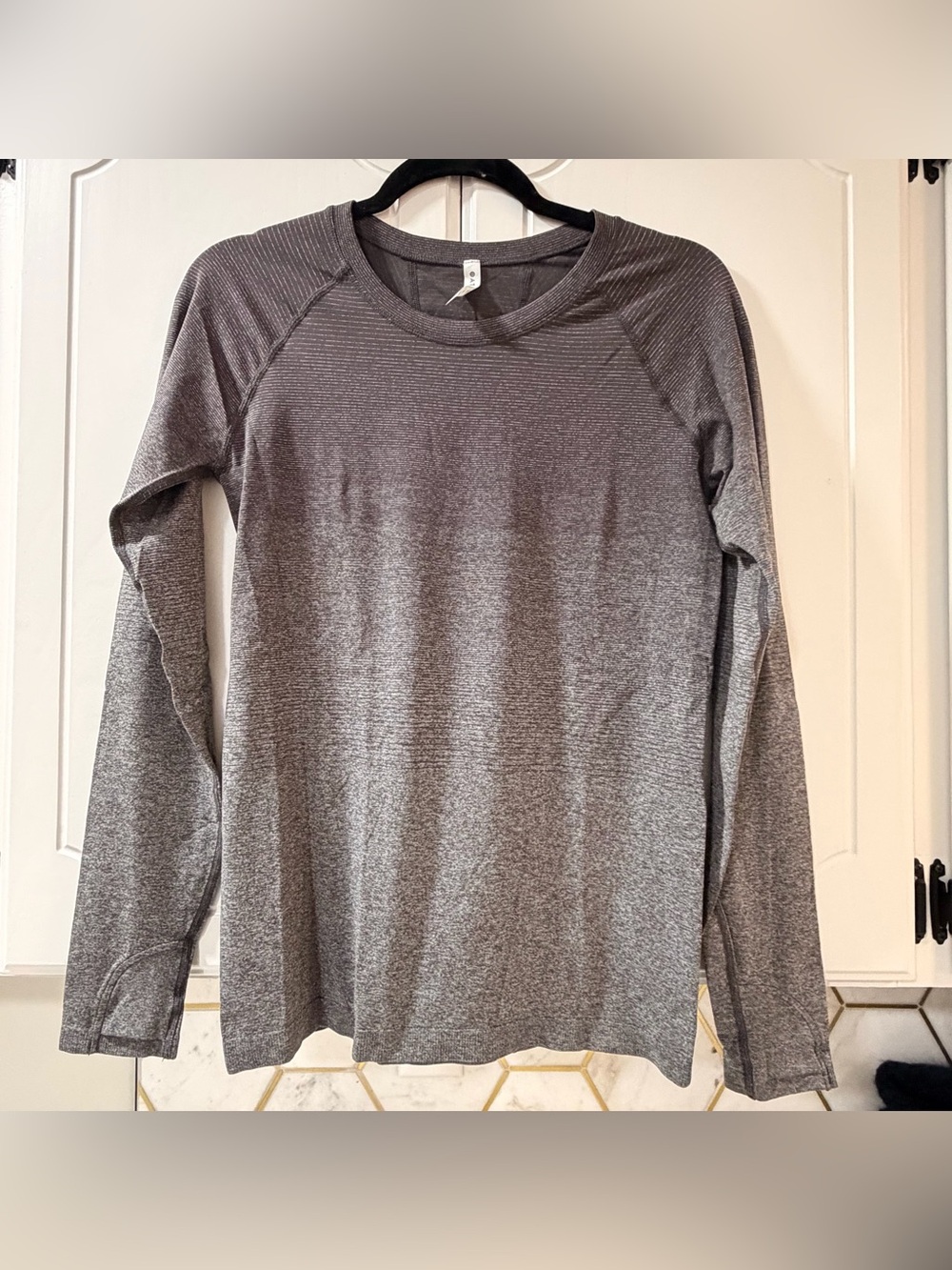 Athleta Charcoal Heathered Seamless Long Sleeve Top M | Running Layer Thumbholes